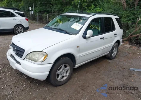 2001 Mercedes-Benz Ml 320 z USA, uszkodzony, nr VIN 4JGAB54E71A249100